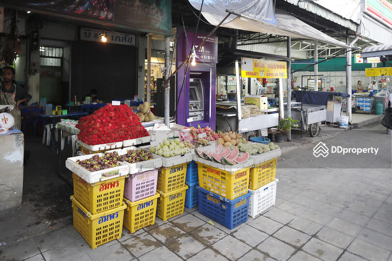 Street Food near Gems Park Paholyothin 59