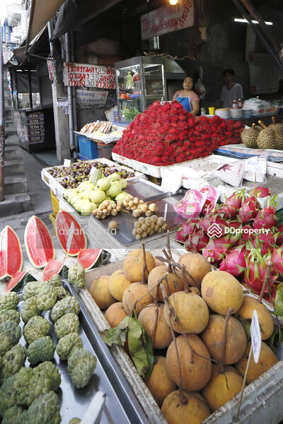 street-food-cart-Room-for-Rent