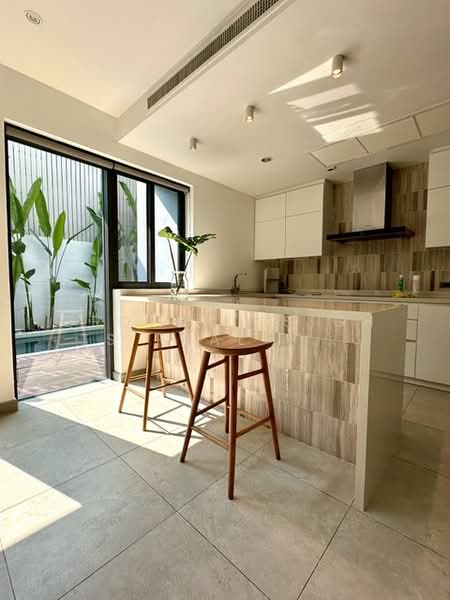 sukhumvit 49, Bangkok, Khlong Tan Nua, Watthana, Bangkok, 4 Bedrooms, 430 sqm, Single Detached House For Rent, by PROPERTYSIGHTS REAL ESTATE, 7592456 - DDproperty.com