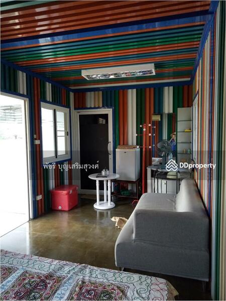 ภายในบ้านเมทัลชีท (มองจากเตียง)