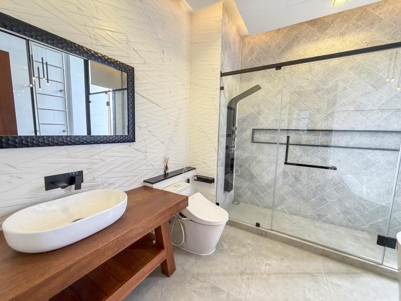 No Name, Bangkok, 52 Pridi Banomyong 26, Phra Kanong Nua, Watthana, Bangkok, 4 Bedrooms, 716 sqm, Single Detached House For Sale, by Amolraya Tongsuk, 7646742 - DDproperty.com