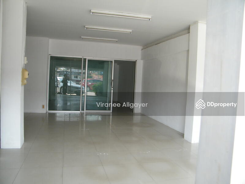 เช่าอาคารพาณิชย์ 2 คูหา 3 ชั้นครึ่ง, Nakhon Ratchasima, Cho Ho, Muang Nakhon Ratchasima, Nakhon Ratchasima, , 128 sqm, Shophouse For Rent, by วิรณี, 7734939 - DDproperty.com