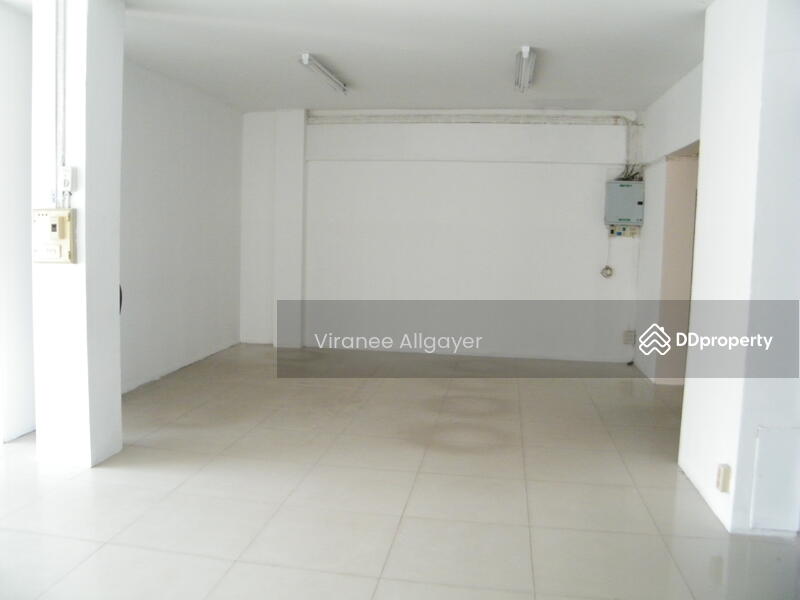 เช่าอาคารพาณิชย์ 2 คูหา 3 ชั้นครึ่ง, Nakhon Ratchasima, Cho Ho, Muang Nakhon Ratchasima, Nakhon Ratchasima, , 128 sqm, Shophouse For Rent, by วิรณี, 7734939 - DDproperty.com