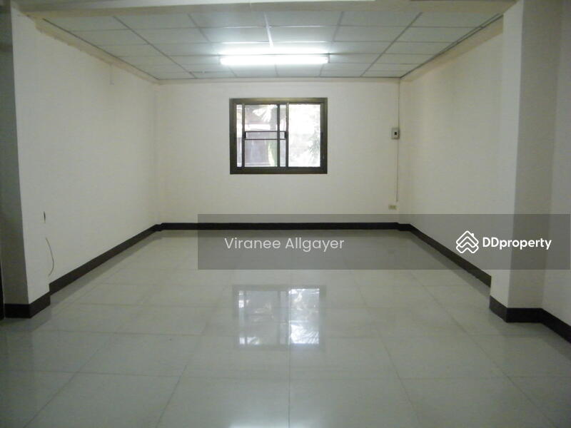 เช่าอาคารพาณิชย์ 2 คูหา 3 ชั้นครึ่ง, Nakhon Ratchasima, Cho Ho, Muang Nakhon Ratchasima, Nakhon Ratchasima, , 128 sqm, Shophouse For Rent, by วิรณี, 7734939 - DDproperty.com