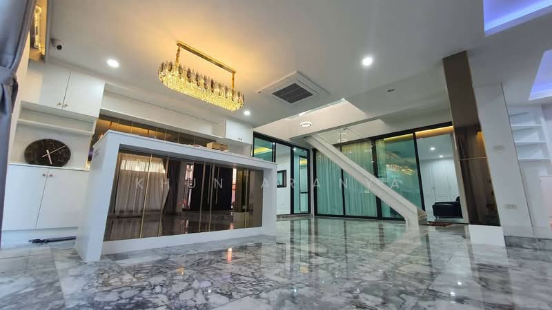 ให้เช่า - ให้เช่าบ้านเดี่ยวหลังใหญ่ 4 ชั้น ให้เช่า ทำเลทอง ทาวน์อินทาวน์ – เลียบด่วนรามอินทรา, กรุงเทพ