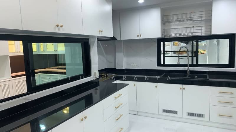 ให้เช่าบ้านเดี่ยวหลังใหญ่ 4 ชั้น ให้เช่า ทำเลทอง ทาวน์อินทาวน์ – เลียบด่วนรามอินทรา, Bangkok, ลาดพร้าาว96, Wang Thonglang, Wang Thonglang, Bangkok, 5 Bedrooms, 600 sqm, Single Detached House For Rent, by Khun Aranya, 7754986 - DDproperty.com