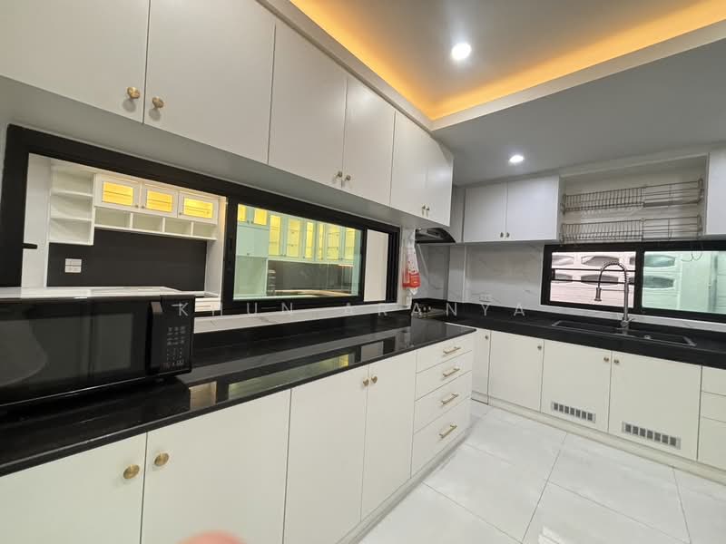ให้เช่าบ้านเดี่ยวหลังใหญ่ 4 ชั้น ให้เช่า ทำเลทอง ทาวน์อินทาวน์ – เลียบด่วนรามอินทรา, Bangkok, ลาดพร้าาว96, Wang Thonglang, Bangkok, 5 Bedrooms, 600 sqm, Single Detached House For Rent, by Khun Aranya, 7754986 - DDproperty.com