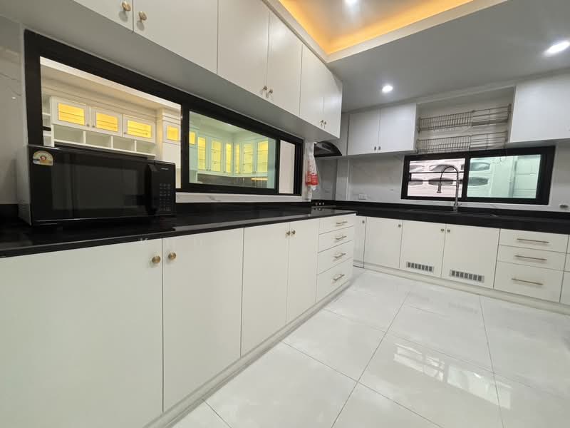 ให้เช่าบ้านเดี่ยวหลังใหญ่ 4 ชั้น ให้เช่า ทำเลทอง ทาวน์อินทาวน์ – เลียบด่วนรามอินทรา, Bangkok, ลาดพร้าาว96, Wang Thonglang, Bangkok, 5 Bedrooms, 600 sqm, Single Detached House For Rent, by Khun Aranya, 7754986 - DDproperty.com