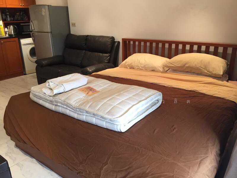 ที่นอน 6 ฟุต อย่างดี และเบาะเสริมสำหรับแขกที่มาพัก