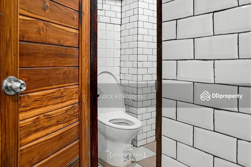 For Sale - ขายอาคารพาณิชย์ ย่านสีลม 5นอน 5น้ำ 5ชั้น 12 ตรว พร้อมผู้เช่า, Bangkok