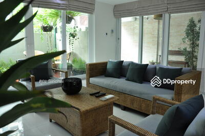 ขาย - ทาวน์เฮ้าส์ 2 ชั้นพร้อมผู้เช่า, กรุงเทพ