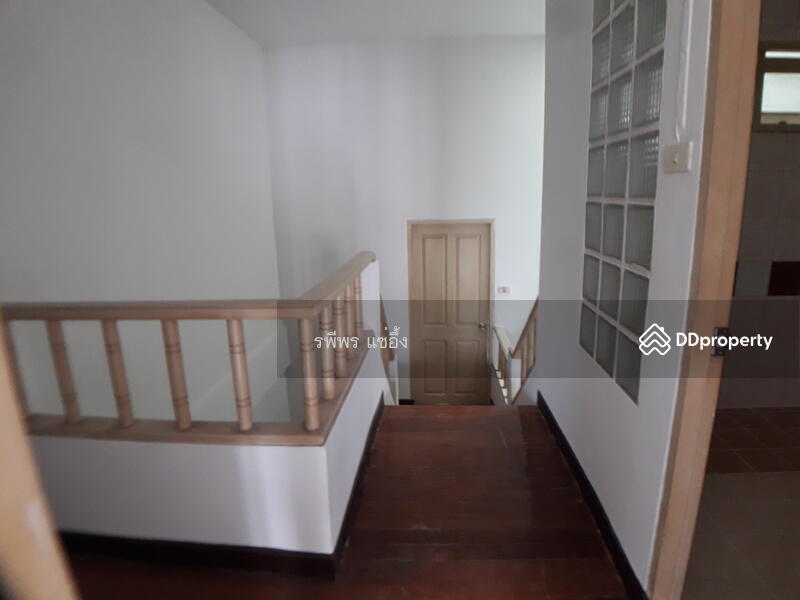 หมู่บ้านดาวน์ทาวน์ พระราม2 ซ 28, Bangkok, 162 พระราม 2 ซอย 28, Chom Thong, Bangkok, 3 Bedrooms, 216 sqm, Townhouse For Rent, by รพีพร แซ่อึ้ง, 7911922 - บันไดทางขึ้น ชั้น 3 - DDproperty.com