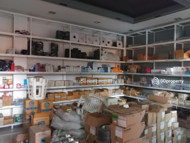 อาคารที่สอง ห้องเก็บของ