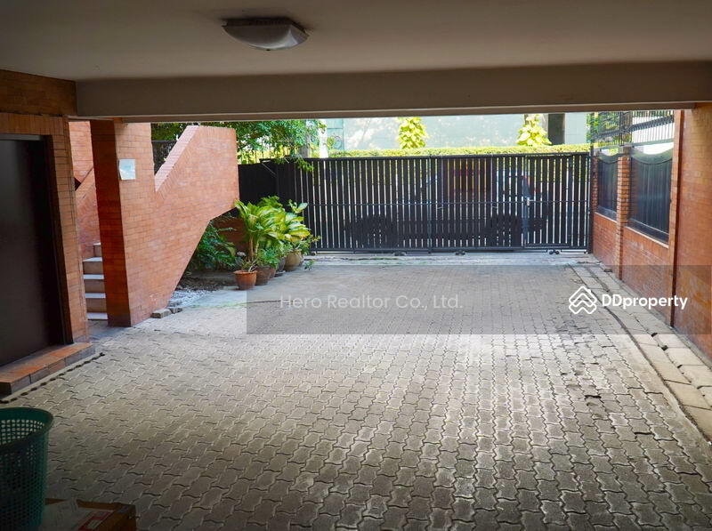 ให้เช่า - For Rent Bangkok Town House Home Office BTS Phloen Chit Lumphini Pathum Wan BRE15152, กรุงเทพ