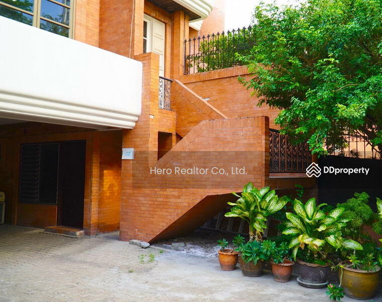 ให้เช่า - For Rent Bangkok Town House Home Office BTS Phloen Chit Lumphini Pathum Wan BRE15152, กรุงเทพ