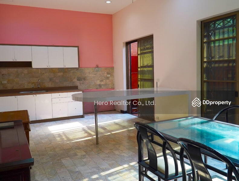 ให้เช่า - For Rent Bangkok Town House Home Office BTS Phloen Chit Lumphini Pathum Wan BRE15152, กรุงเทพ