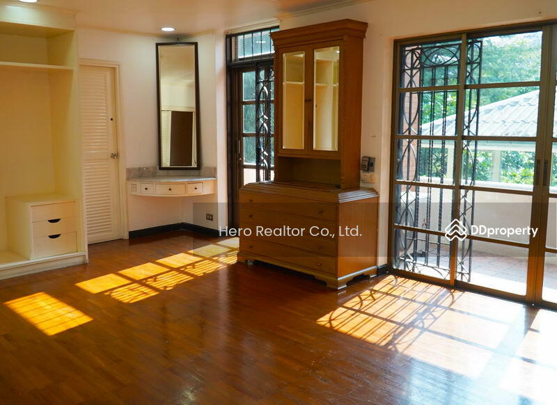 ให้เช่า - For Rent Bangkok Town House Home Office BTS Phloen Chit Lumphini Pathum Wan BRE15152, กรุงเทพ