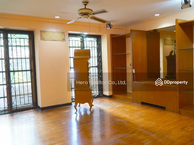 ให้เช่า - For Rent Bangkok Town House Home Office BTS Phloen Chit Lumphini Pathum Wan BRE15152, กรุงเทพ