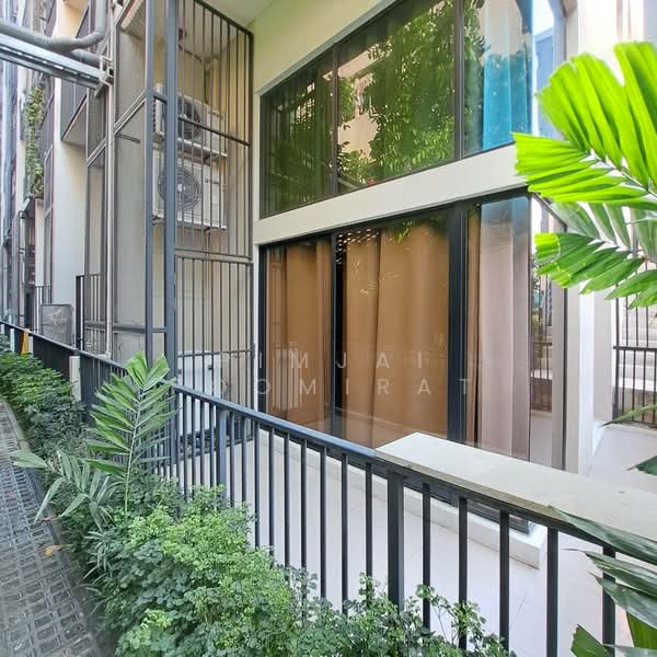 Blossom Condo @ Sathorn-Charoenrat, Bangkok, Charoen Rat Road, Thung Wat Don, Sathon, Bangkok, 1 Bedroom, 45 sqm, Condo For Rent, by Pimjai Poomirat, 7974167 - DDproperty.com