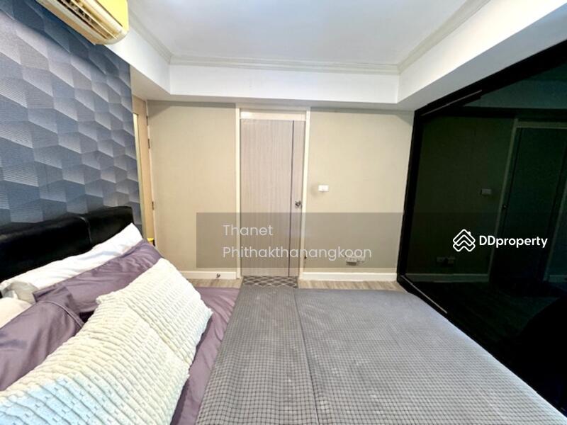 bathroom inside bedroom