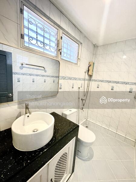 Ground floor bathroom