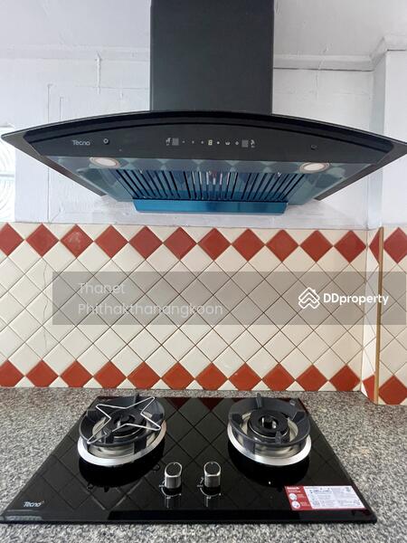 Brand new hob and hood