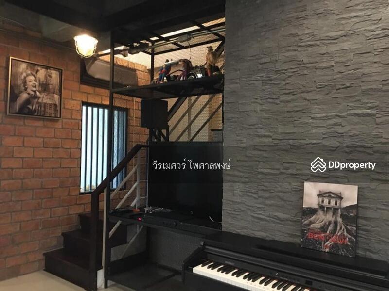 ขายถูก ทาวน์โฮม นวมินทร์ 163 หลังมุม (ตกแต่งสไตล์ลอฟท์ +ใกล้สถานีรถไฟฟ้า 1.5 Km.) 180 ตร.ม.