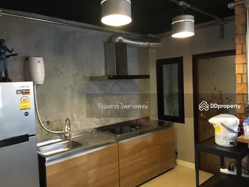 ขายถูก ทาวน์โฮม นวมินทร์ 163 หลังมุม (ตกแต่งสไตล์ลอฟท์ +ใกล้สถานีรถไฟฟ้า 1.5 Km.) 180 ตร.ม.