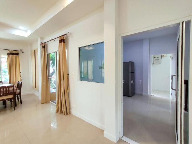 2-storey house for rent in an up-scale village, Nam Phrea, Hang Dong, Chiang Mai, Chiang Mai, Nam Phare, Hang Dong, Chiang Mai, 3 Bedrooms, 225 sqm, Single Detached House For Rent, by Surat Premsri, 8071121 - DDproperty.com