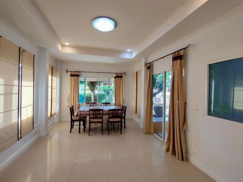 2-storey house for rent in an up-scale village, Nam Phrea, Hang Dong, Chiang Mai, Chiang Mai, Nam Phare, Hang Dong, Chiang Mai, 3 Bedrooms, 225 sqm, Single Detached House For Rent, by Surat Premsri, 8071121 - DDproperty.com