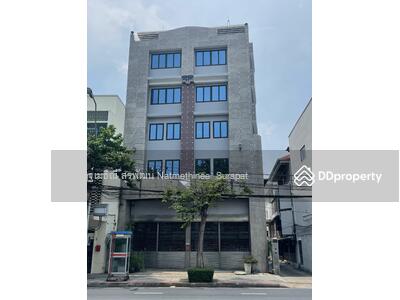 ขาย - ขาย#อาคาร6ชั้นติดถนนจักรพรรดิพงษ์#74 ตรว จอดรถ6คัน# ตึกกว้าง11 ลึก20มีลิฟท์ใกล้ราชดำเนินนางเลิ้ง ใจกลางเมืองค้าขายได้ ตัวอาคาร47 ตารางวา ที่จอดรถ27 ตรว สนใจ โทร081-7329399