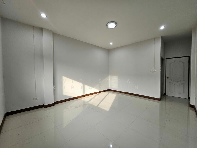 ขาย - ขายตึกแถวกำแพงเพชร 3 ชั้น ใกล้โรงพยาบาลกำแพงเพชร, กำแพงเพชร