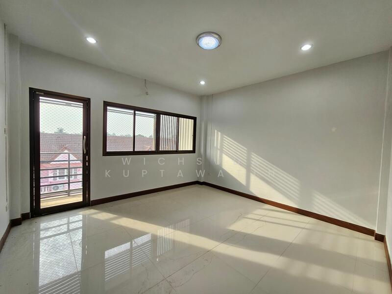 ขาย - ขายตึกแถวกำแพงเพชร 3 ชั้น ใกล้โรงพยาบาลกำแพงเพชร, กำแพงเพชร