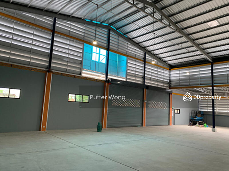 ฝั่งประตูทางเข้าด้านใน