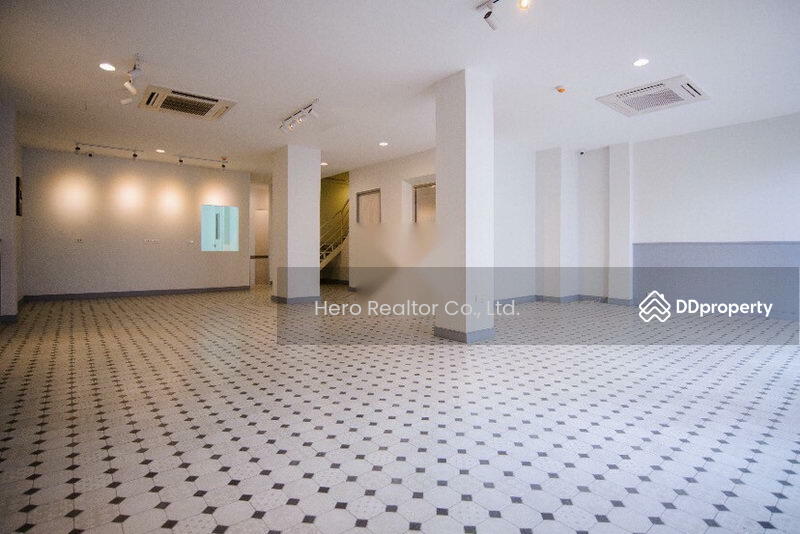 ให้เช่า - For Rent Office Sukhumvit BTS On Nut Khlong Toei BRE14756, กรุงเทพ