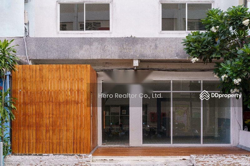 ให้เช่า - For Rent Office Sukhumvit BTS On Nut Khlong Toei BRE14756, กรุงเทพ