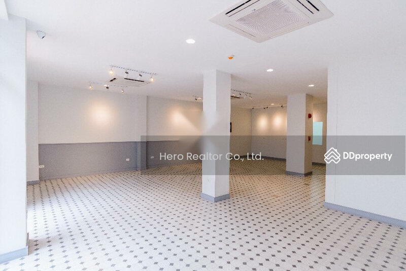 ให้เช่า - For Rent Office Sukhumvit BTS On Nut Khlong Toei BRE14756, กรุงเทพ