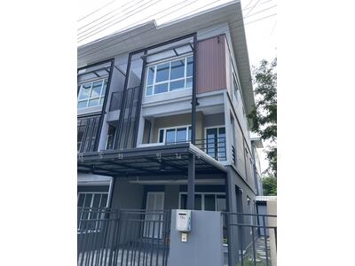 ขาย - ขายทาวน์โฮมโฟร์ซีซัน ราชพฤกษ์ รัตนาธิเบศร์ 3 ชั้น พท.29.2 ตรว. หลังมุม, นนทบุรี