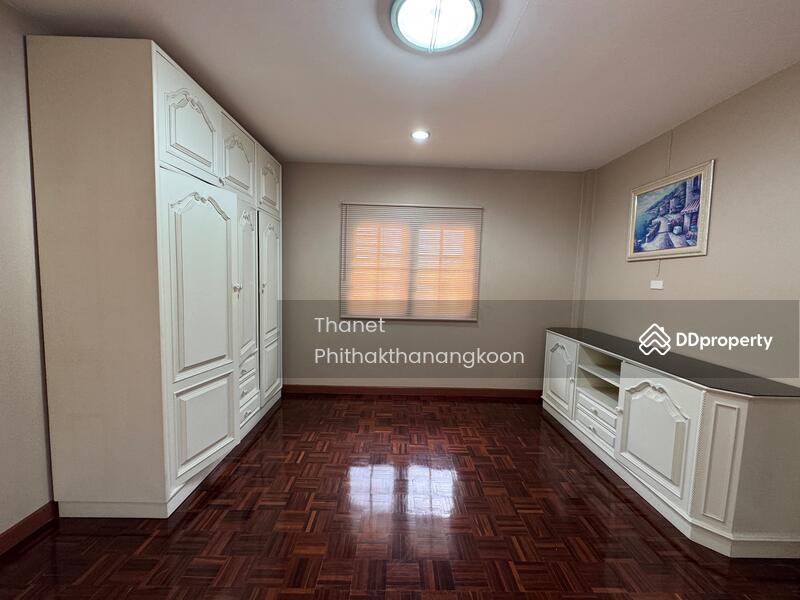 sammagorn, Bangkok, รามคำแหง, Saphan Sung, Bangkok, 3 Bedrooms, 250 sqm, Single Detached House For Rent, by Thanet Phithakthanangkoon, 8358329 - walkin closet - DDproperty.com