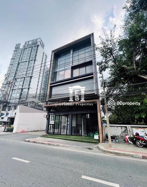 ขาย - อาคารสำนักงานติดพัฒนาการใกล้แยกคลองตัน ทำเลดีเหมาะทำธุรกิจ 2 คูหา, กรุงเทพ