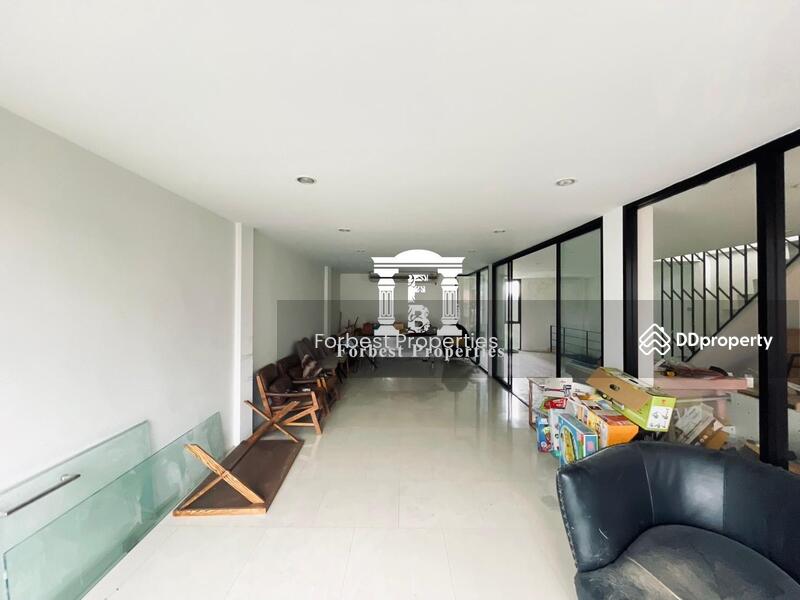 For Sale - อาคารสำนักงานติดพัฒนาการใกล้แยกคลองตัน ทำเลดีเหมาะทำธุรกิจ 2 คูหา, Bangkok