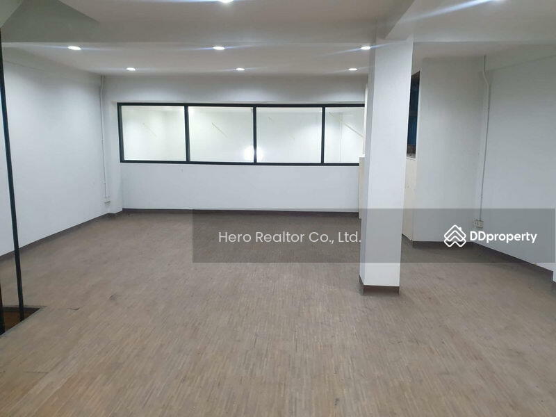 ให้เช่า - For Rent Bangkok Shophouse Ekkamai BTS Ekkamai Watthana BRE14877, กรุงเทพ
