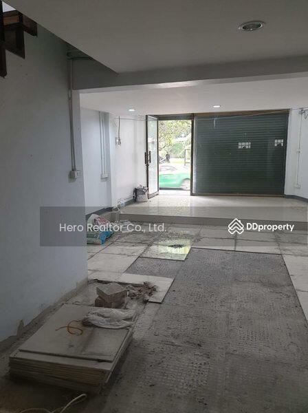 ให้เช่า - For Rent Bangkok Shophouse Ekkamai BTS Ekkamai Watthana BRE14877, กรุงเทพ