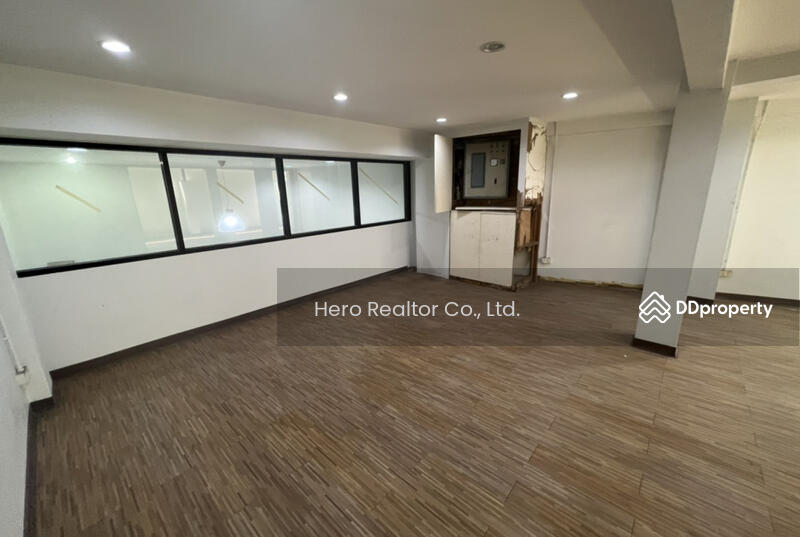 ให้เช่า - For Rent Bangkok Shophouse Ekkamai BTS Ekkamai Watthana BRE14877, กรุงเทพ