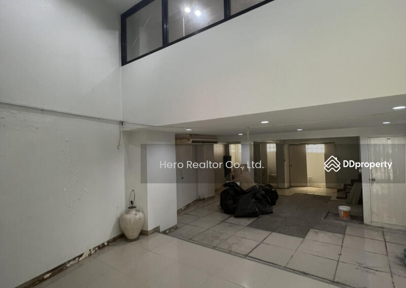 ให้เช่า - For Rent Bangkok Shophouse Ekkamai BTS Ekkamai Watthana BRE14877, กรุงเทพ