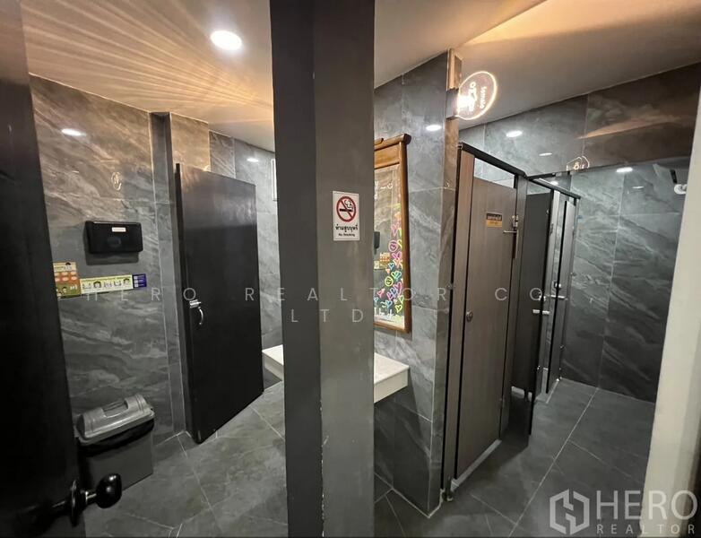 For Rent - For Rent Bangkok Shophouse Ekkamai BTS Ekkamai Watthana BRE14877, Bangkok