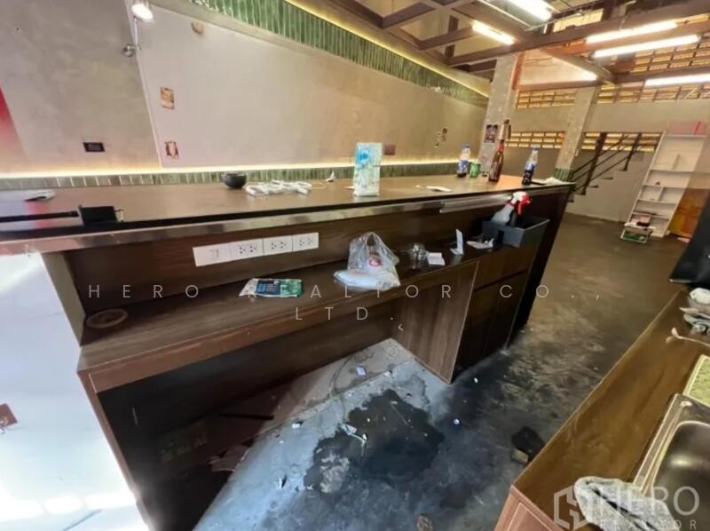 ให้เช่า - For Rent Bangkok Shophouse Ekkamai BTS Ekkamai Watthana BRE14877, กรุงเทพ