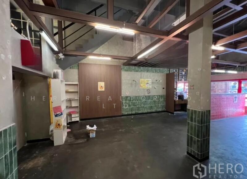 ให้เช่า - For Rent Bangkok Shophouse Ekkamai BTS Ekkamai Watthana BRE14877, กรุงเทพ