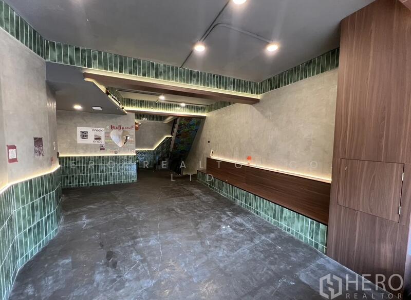 For Rent - For Rent Bangkok Shophouse Ekkamai BTS Ekkamai Watthana BRE14877, Bangkok