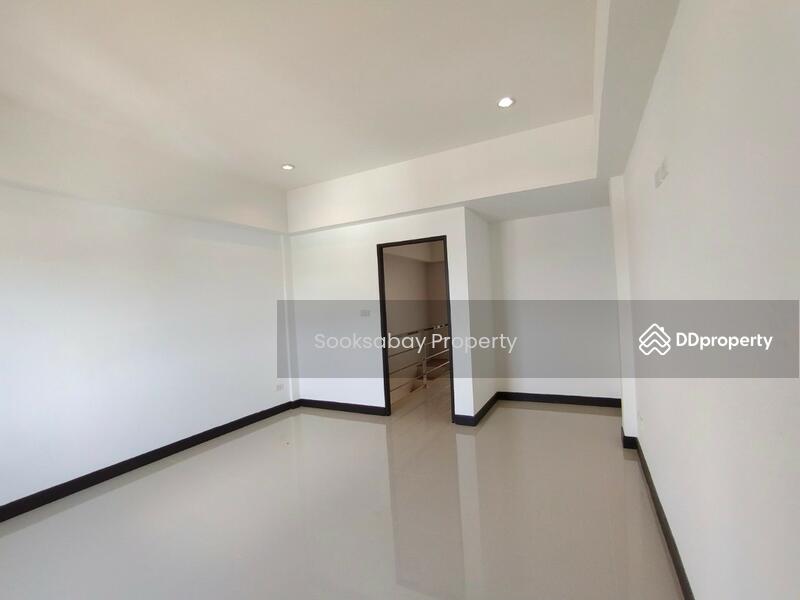 Commercial building in a good location near Central Phitsanulok, Phitsanulok, Phai Chumphon, Muang Phitsanulok, Phitsanulok, , 180 sqm, Shophouse For Sale, by Nantawan Rattanapong, 8383378 - DDproperty.com